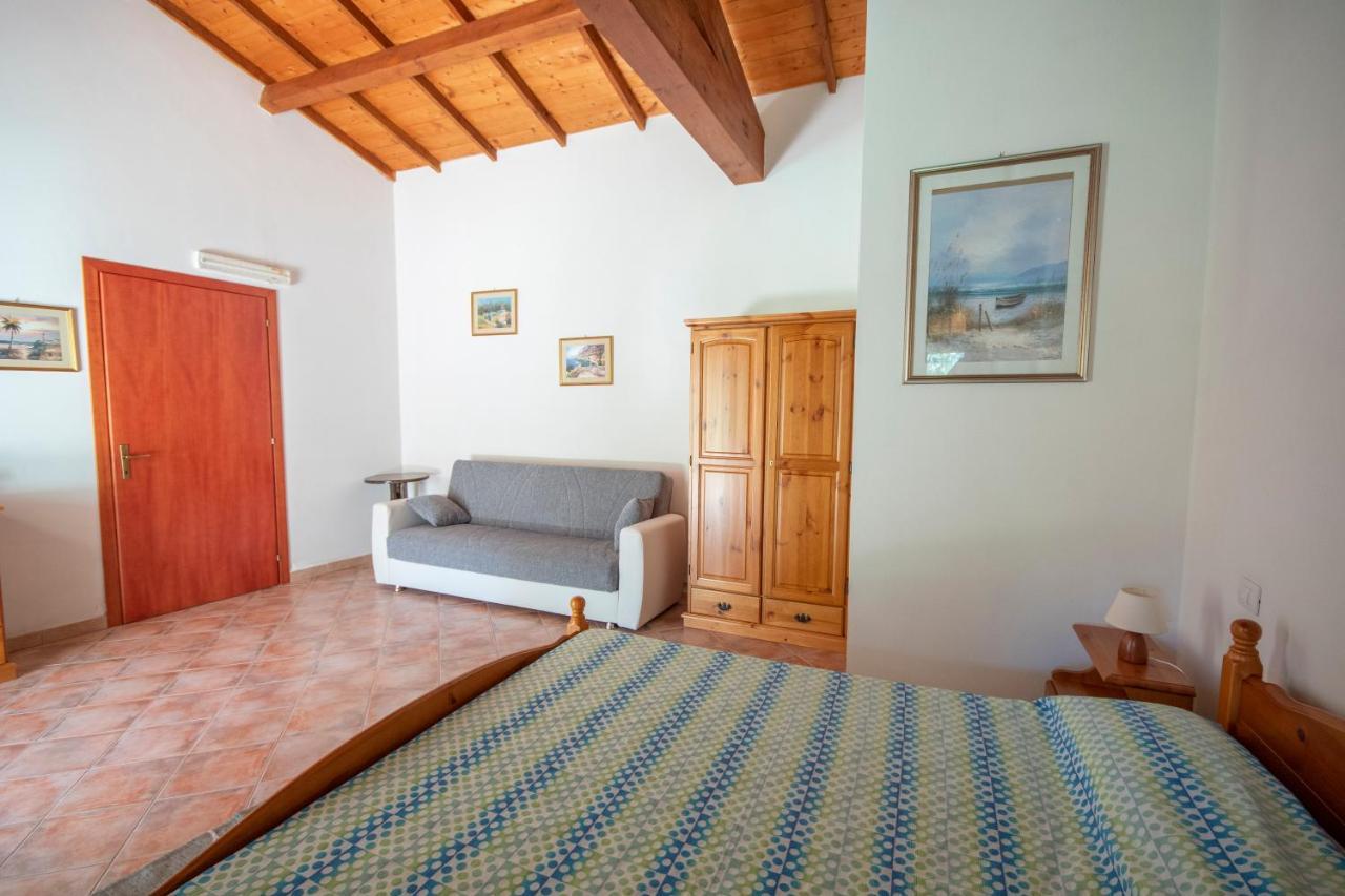 Is Cuccus Bed & Breakfast Masainas Bagian luar foto