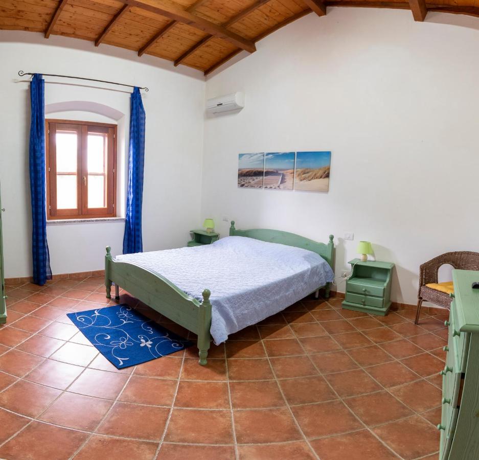 Is Cuccus Bed & Breakfast Masainas Bagian luar foto